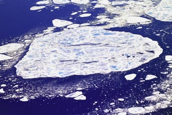 Luftaufnahme Grönland: Insgesamt ist ein Bereich von 20 Millionen Quadratkilometern, zehn Mal so groß wie das Land, betroffen.