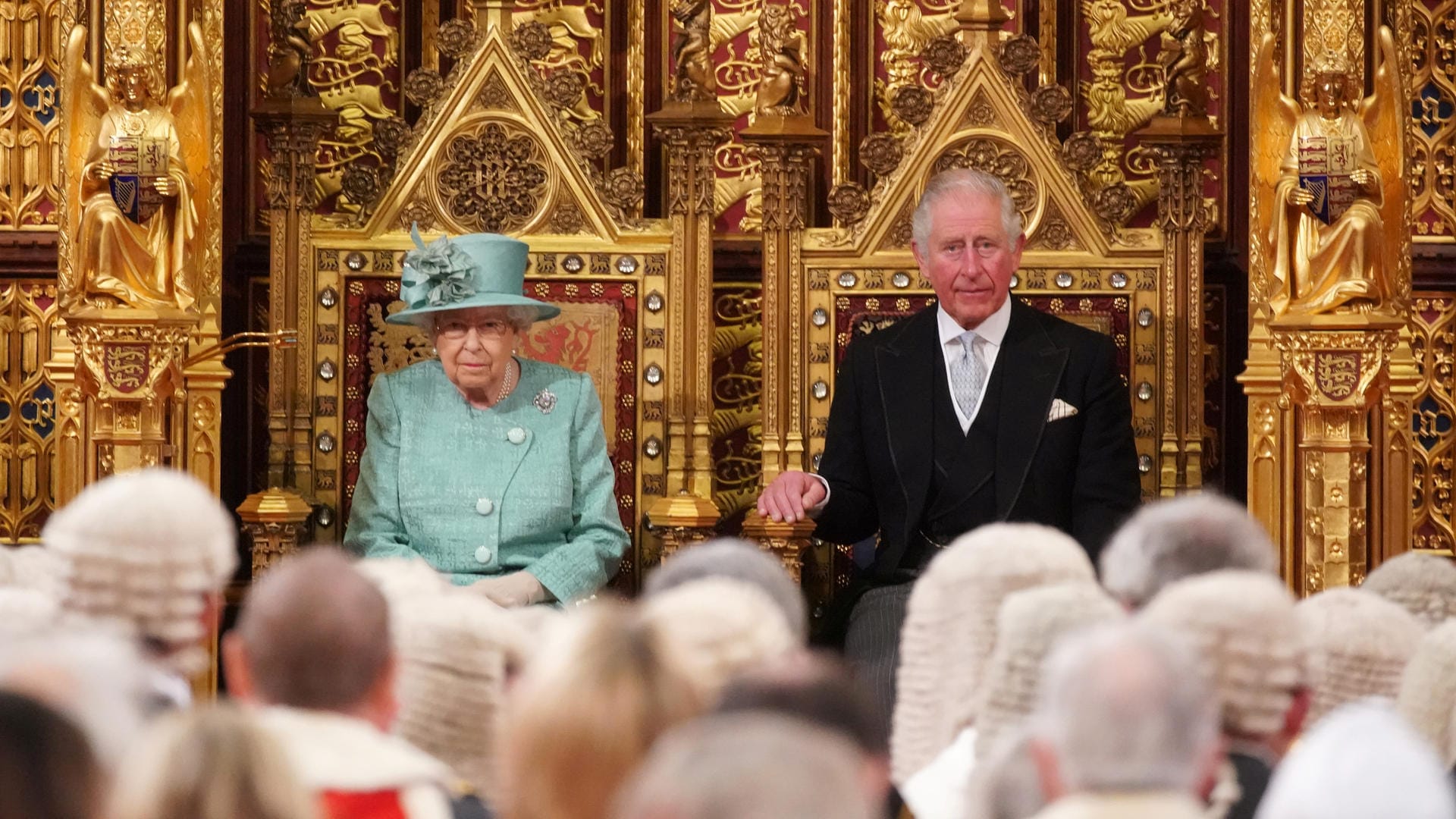 Königin Elizabeth II. und Prinz Charles: Beide gelten im Bezug auf das Coronavirus als Risikopatienten.