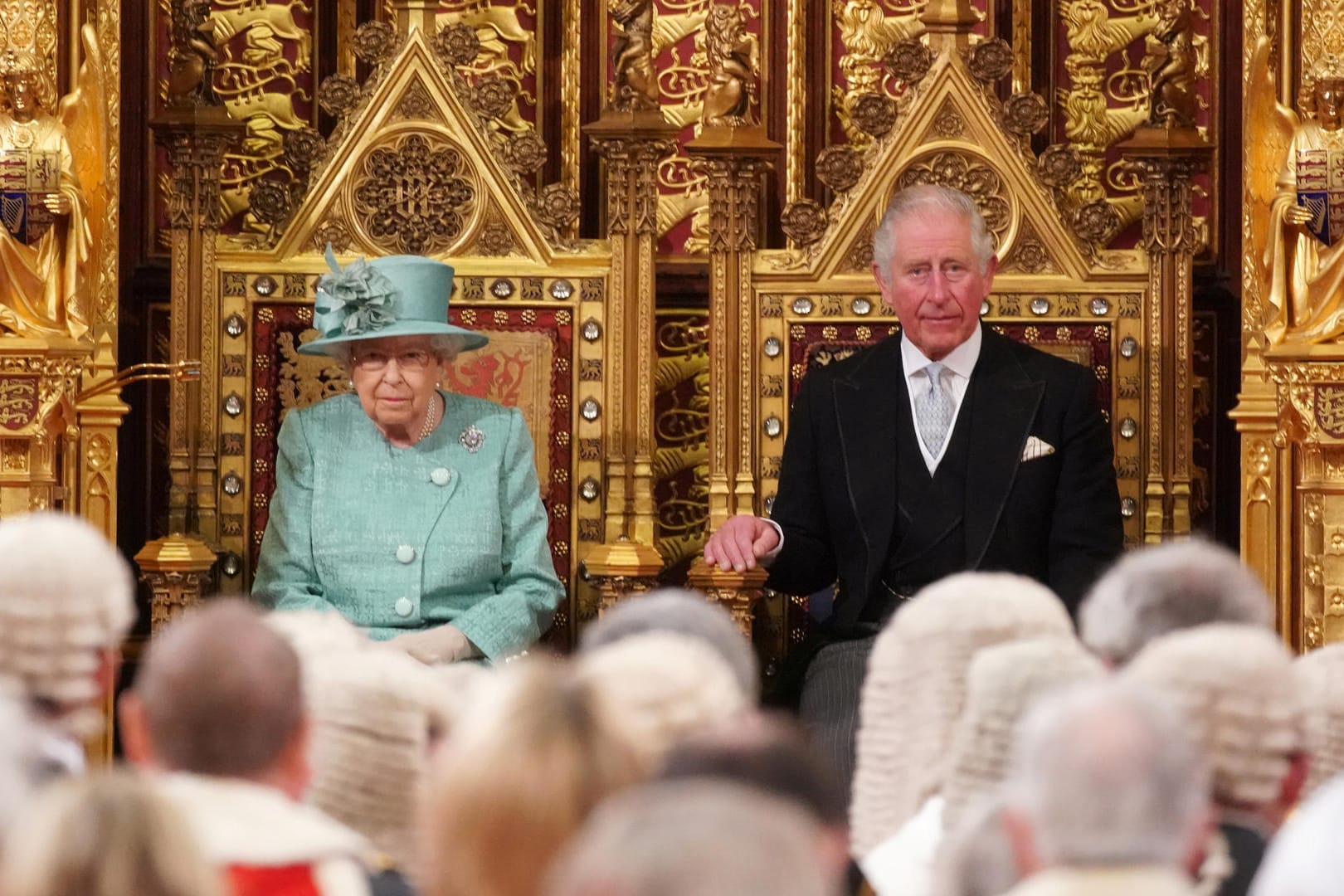 Königin Elizabeth II. und Prinz Charles: Beide gelten im Bezug auf das Coronavirus als Risikopatienten.