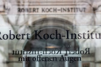 Eingang des Robert Koch-Instituts in Berlin.