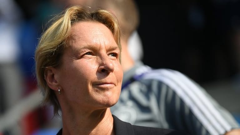 Bundestrainerin Martina Voss-Tecklenburg hofft auf einen Wertewandel in der Gesellschaft.