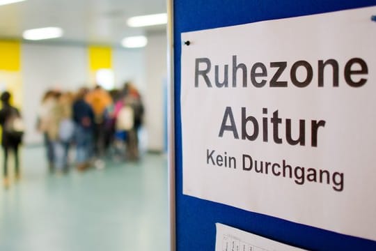 Eine Absage der Abiturprüfungen wird es nun möglicherweise in Schleswig-Holsten doch nicht geben.