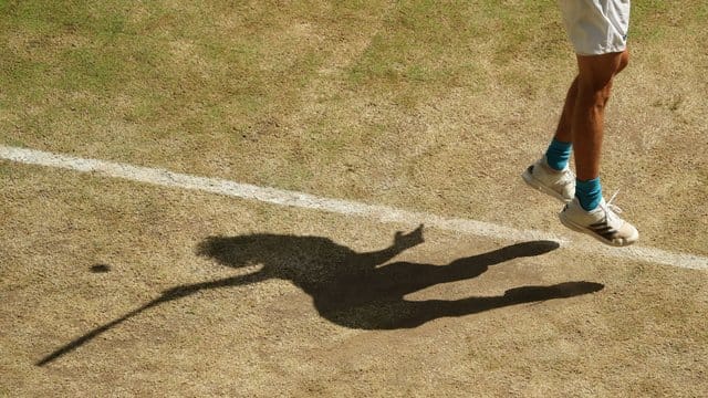 Auch die Tennis-Rasen-Saison könnte wegen der Coronavirus-Pandemie ausfallen.