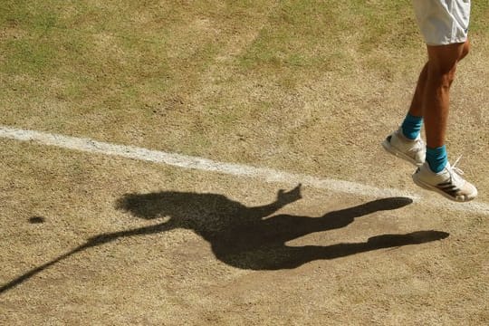 Auch die Tennis-Rasen-Saison könnte wegen der Coronavirus-Pandemie ausfallen.