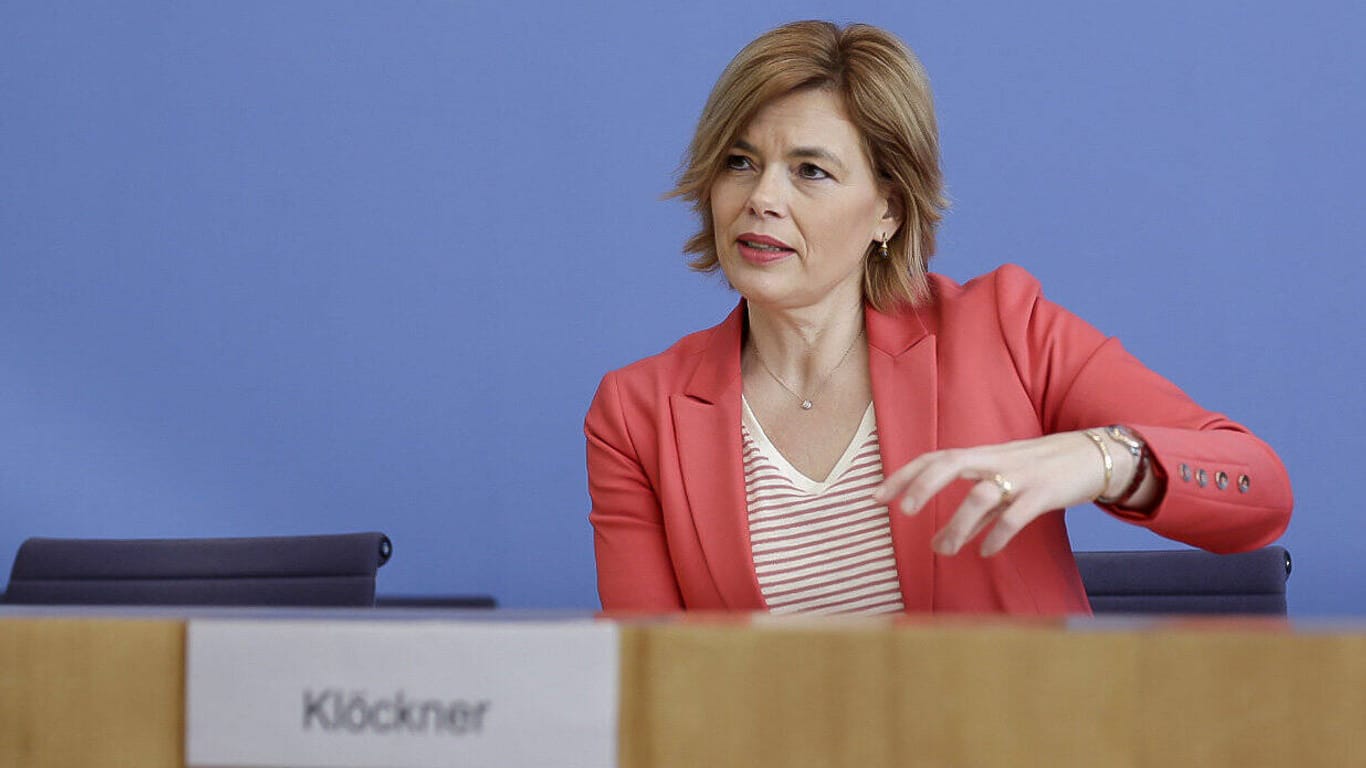 Bundeslandwirtschaftsministerin Julia Kloeckner: Mit einem 11-Punkte-Plan will Klöckner Engpässe bei der Lebensmittelversorgung verhindern.