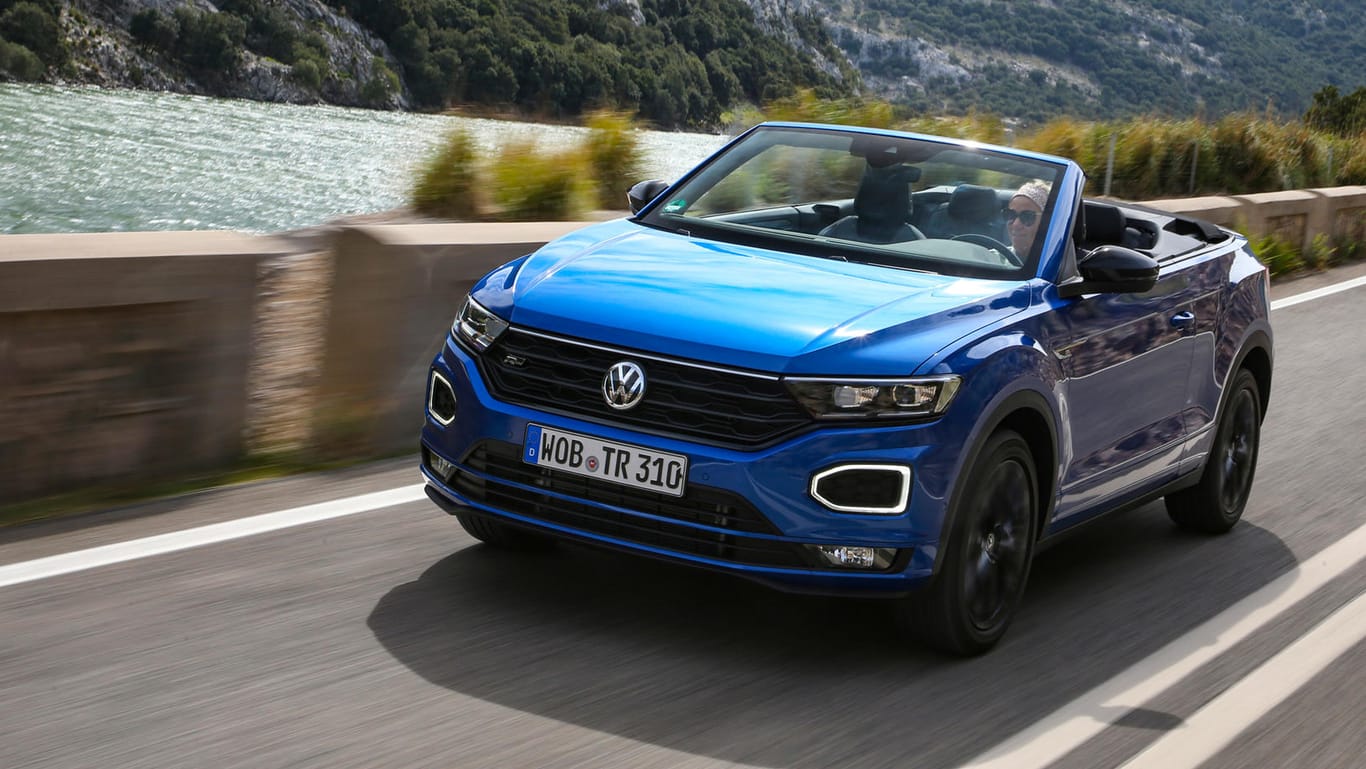 Wieder ein Cabrio: Der T-Roc mit Stoffdach füllt die Lücke, die seit dem Aus der oben offenen Beetle und Golf im VW-Modellprogramm klaffte.