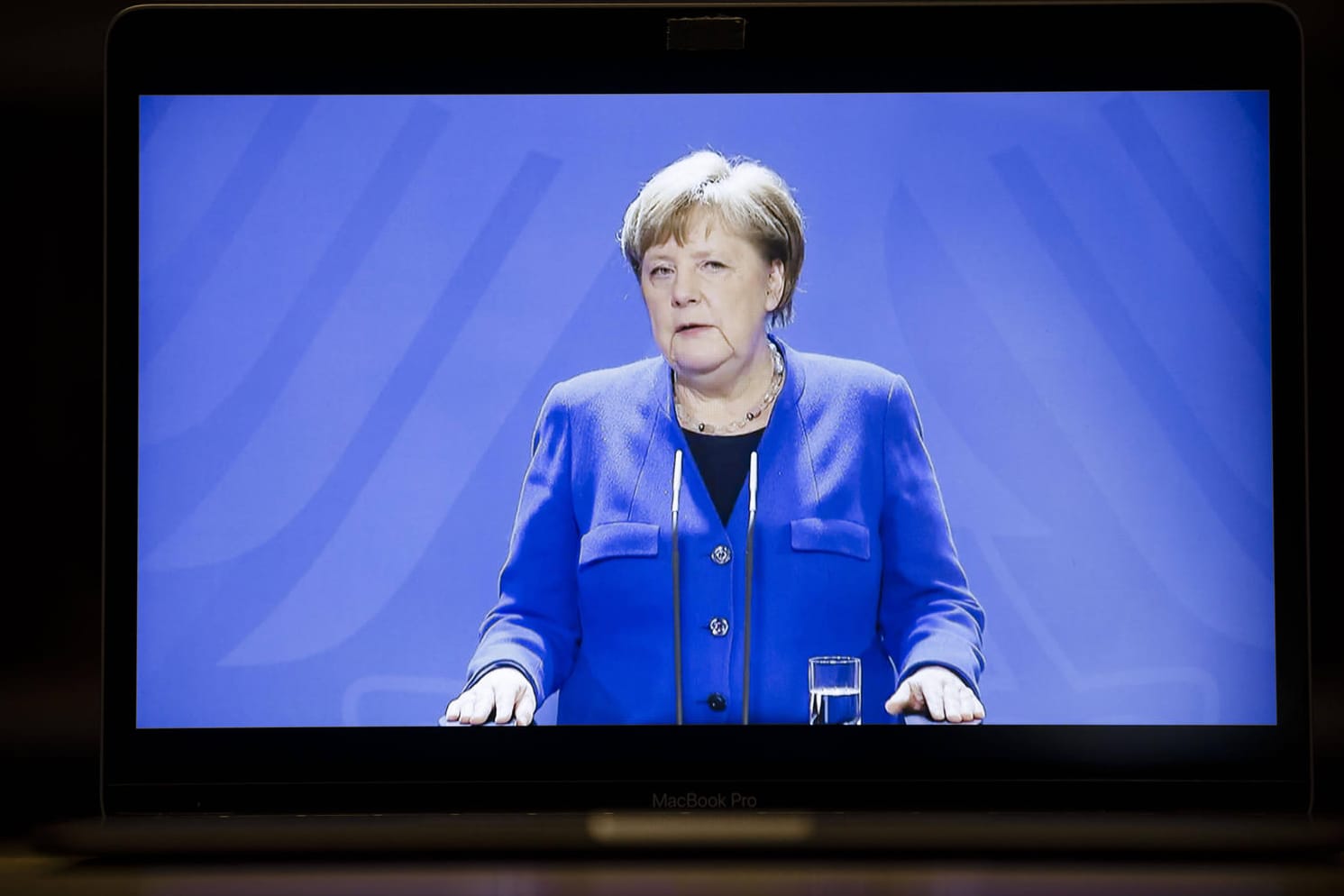 Angela Merkel: Zurzeit kann sie nur per Video mit ihren Kollegen kommunizieren. Die Bundeskanzlerin befindet sich in häuslicher Quarantäne.