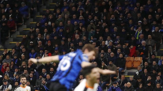 Das Stadion in Mailand war beim Champions-League-Spiel Atalanta Bergamo gegen den FC Valencia ausverkauft. Das Stadion in Mailand war beim Champions-League-Spiel Atalanta Bergamo gegen den FC Valencia ausverkauft.