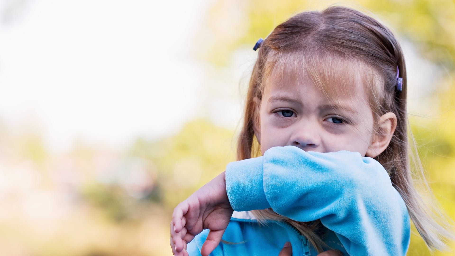 Kleinkind hustet: Wie gefährlich das Coronavirus für Kinder ist, bleibt umstritten.