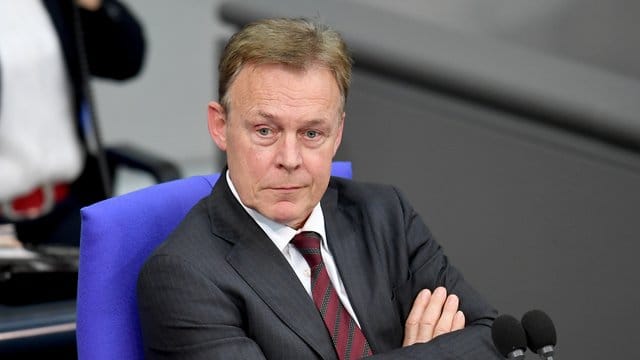 SPD-Politiker Thomas Oppermann fordert zumindest eine vorübergehende Lockerung der Sanktionen gegen den Iran angesichts der schweren Lage auch durch die Corona-Krise. SPD-Politiker Thomas Oppermann fordert zumindest eine vorübergehende Lockerung der Sanktionen gegen den Iran angesichts der schweren Lage auch durch die Corona-Krise.