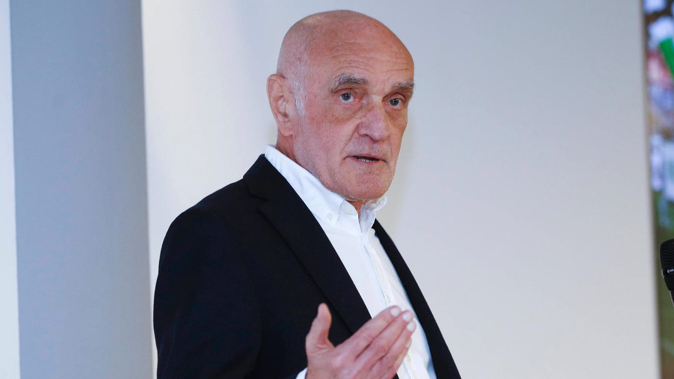 Hannover 96: Boss Martin Kind kritisiert die Bundesliga für ihr Wirtschaften.