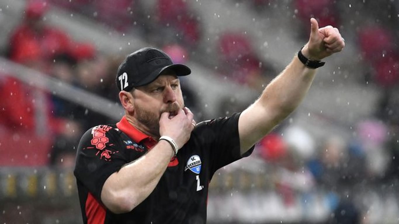 Paderborns Trainer Steffen Baumgart hofft auf eine baldige Rückkehr zur Normalität.