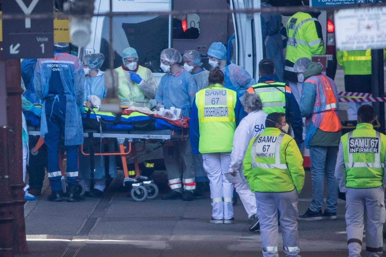Straßburg in der französischen Region Grand Est: Angesichts der vielen Covid-19-Erkrankten dort greifen Mediziner zu verzweifelten Maßnahmen.