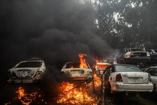 In Libyen war nach dem Sturz und der Tötung des langjährigen Machthabers Al-Gaddafi 2011 ein Bürgerkrieg ausgebrochen, an dem zahlreiche Milizen beteiligt sind.
