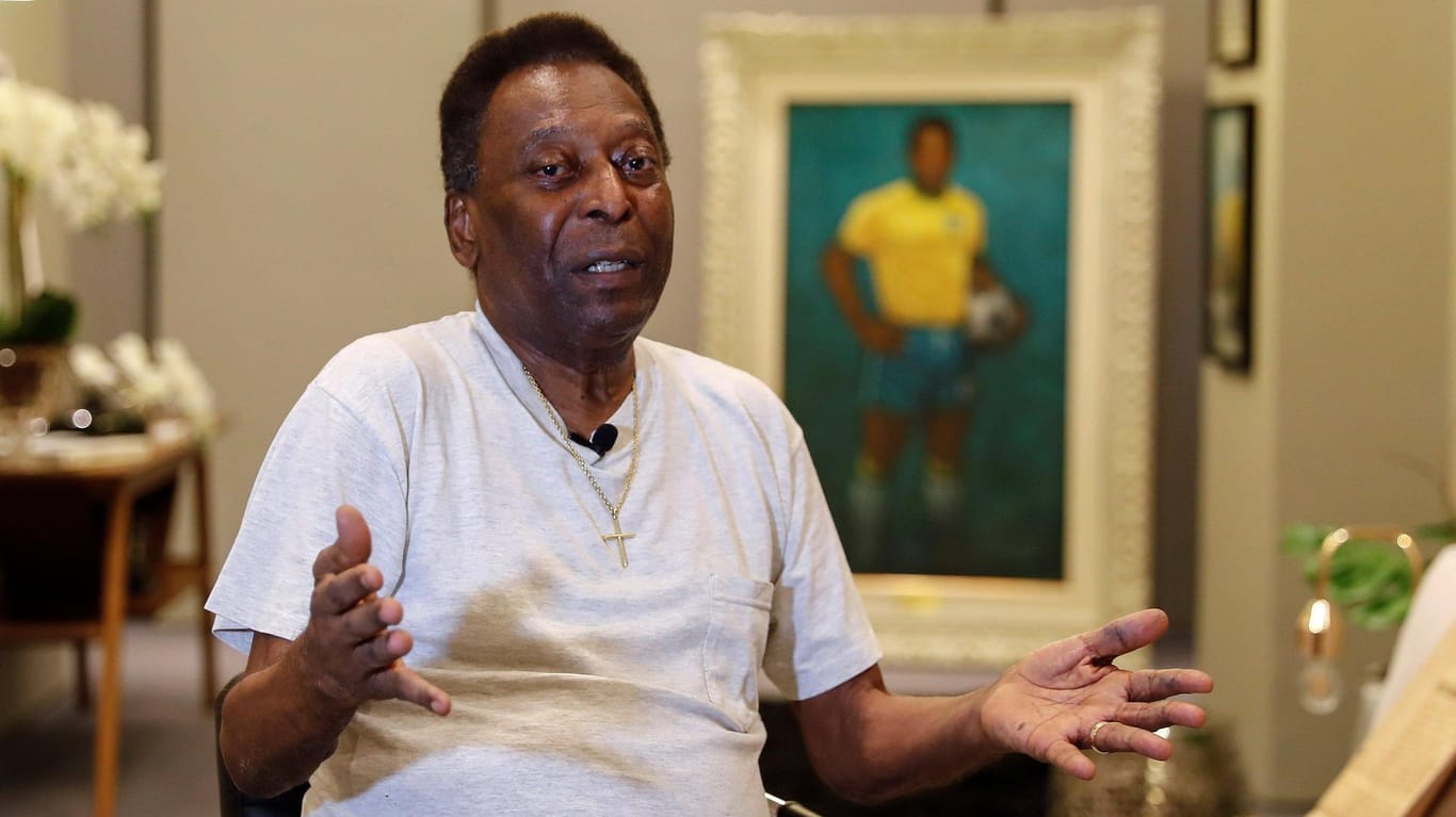 Pele: Die brasilianische Fußball-Legende trauert um seinen kleinen Bruder.