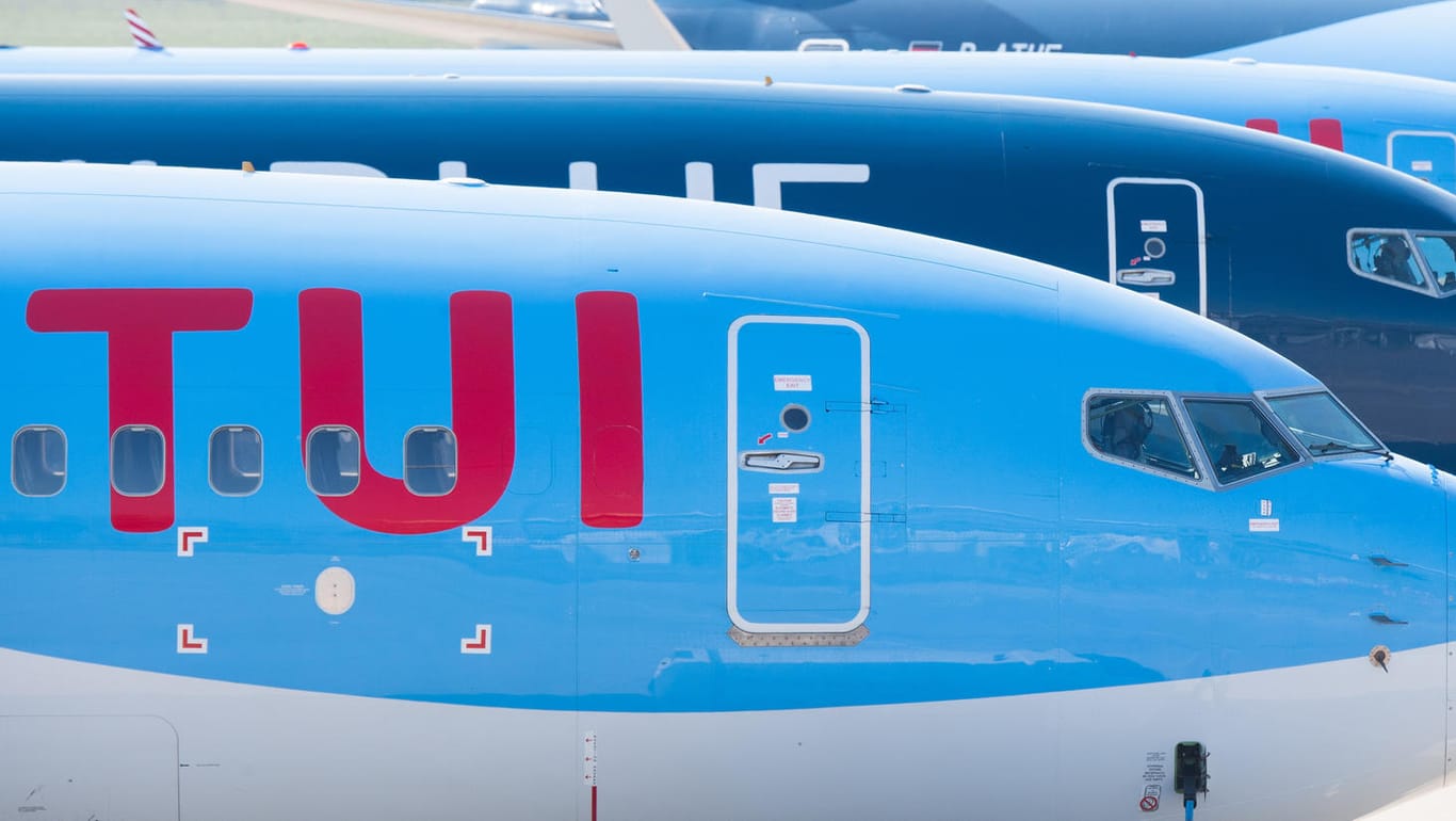 Flugzeuge von Tuifly parken am Flughafen Hannover: Trotz der Coronakrise bietet Tui Kulanz bei Umbuchungen.