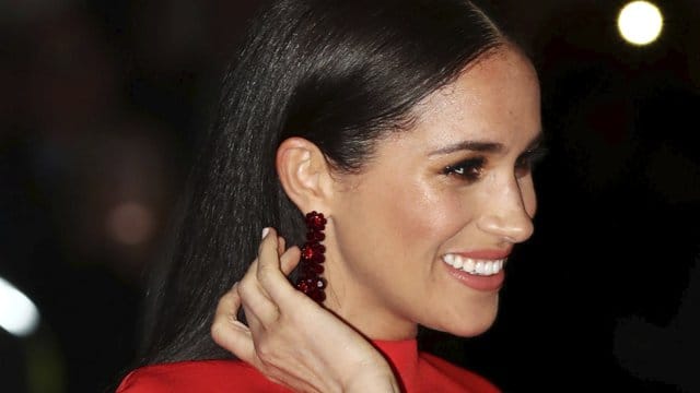 Meghan spricht für einen guten Zweck.