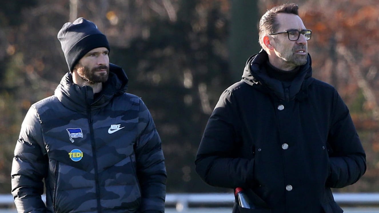 Kennen sich noch aus Spielerzeiten: Hertha-Manager Michael Preetz (r.) und "Performance Manager" Arne Friedrich.