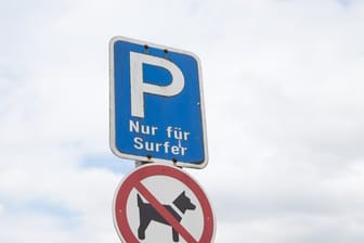 Verkehrsschilder: Müssen sich Verkehrsteilnehmer auch an ungewöhnliche Schilder halten?
