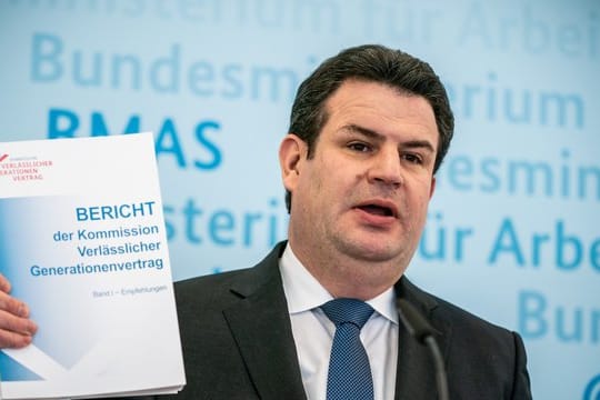 Bundesarbeitsminister Hubertus Heil bei der Pressekonferenz zur Vorstellung der Empfehlungen der Rentenkommission.