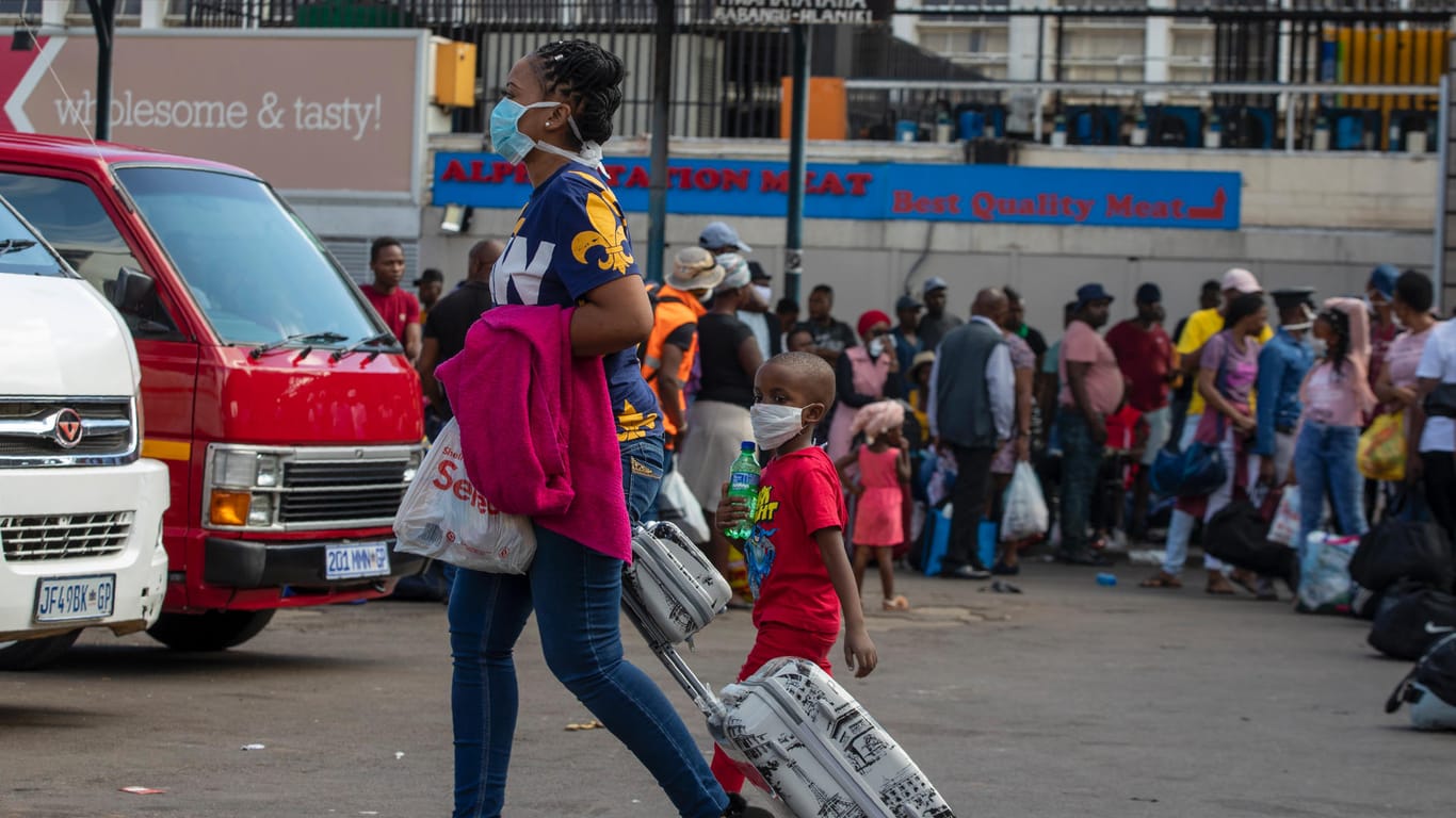 Südafrika: Die Ausgangssperre sieht die Einstellung des kommerziellen Zug- und Flugbetriebs vor.