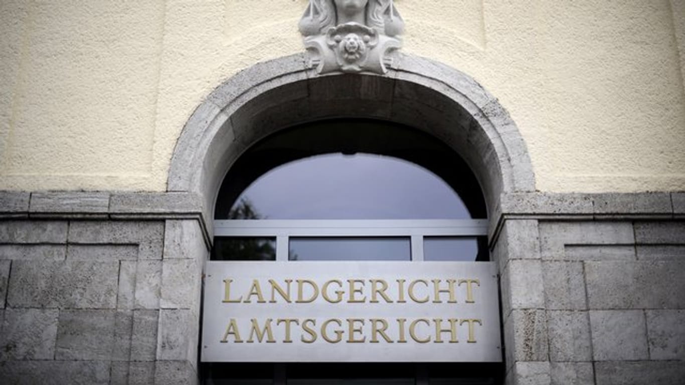 Der Eingang des Landgerichtes in Hagen.