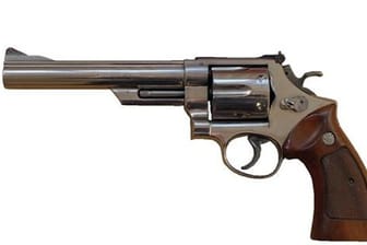 Eine Waffe vom Typ Smith & Wesson 44 Magnum (Polizeifoto) wurde gestohlen.