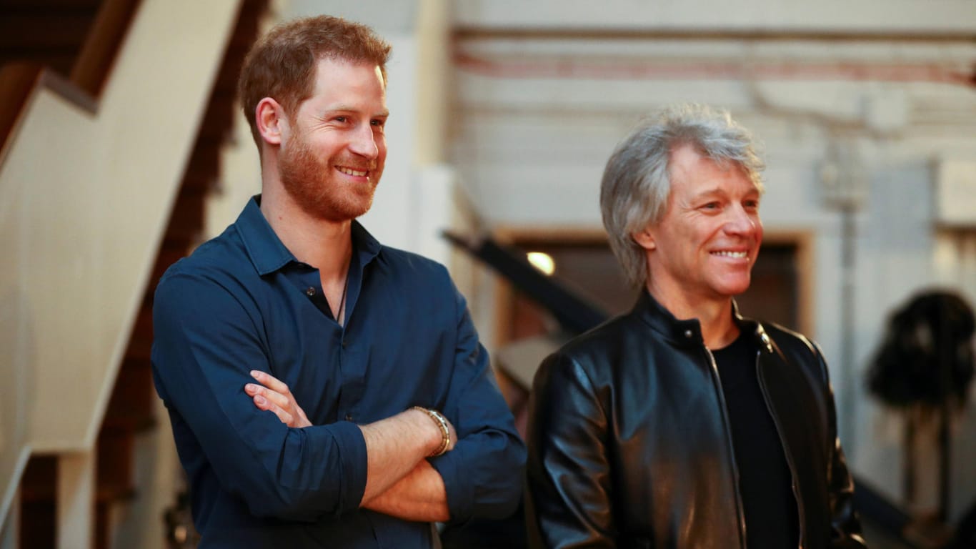 Prinz Harry und Jon Bon Jovi: Harry fragte den Sänger per Brief für die Zusammenarbeit an.