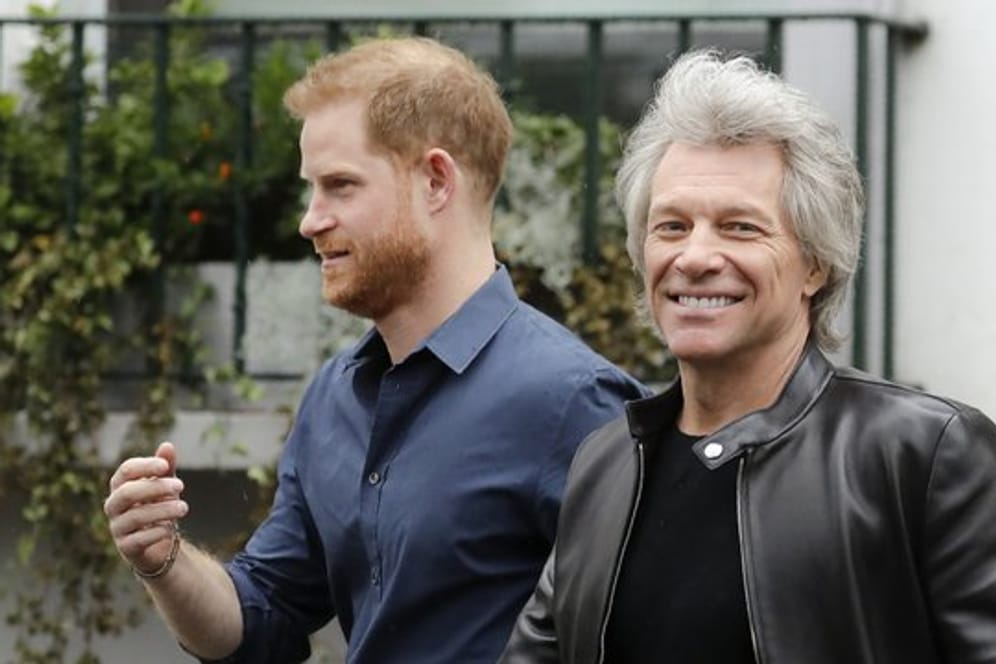 Prinz Harry nahm an den Aufnahmen der Bon-Jovi-Single "Unbrocken" teil.