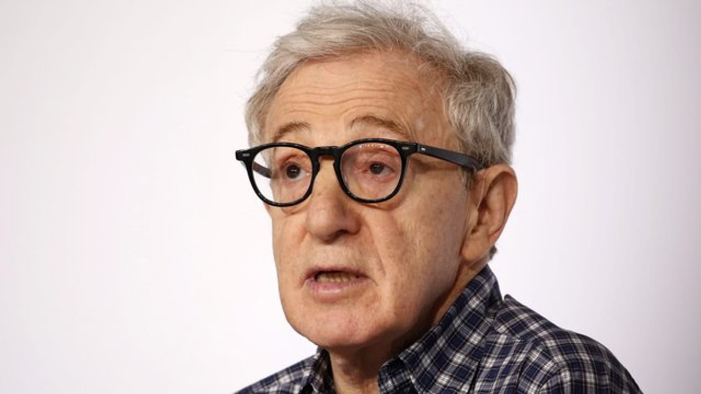 Woody Allens umstrittene Memoiren sind doch veröffentlicht worden.