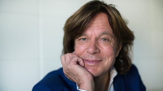 Schlagersänger Jürgen Drews war noch nie so lange zu Hause wie jetzt. Schlagersänger Jürgen Drews war noch nie so lange zu Hause wie jetzt.