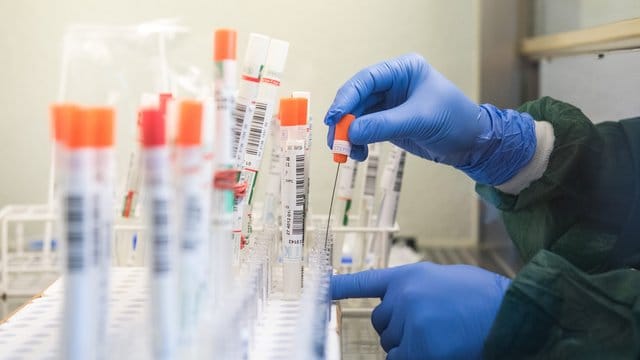 Sondersendungen zum Coronavirus bescheren den öffentlich-rechtlichen Sendern gute Quoten. Sondersendungen zum Coronavirus bescheren den öffentlich-rechtlichen Sendern gute Quoten.