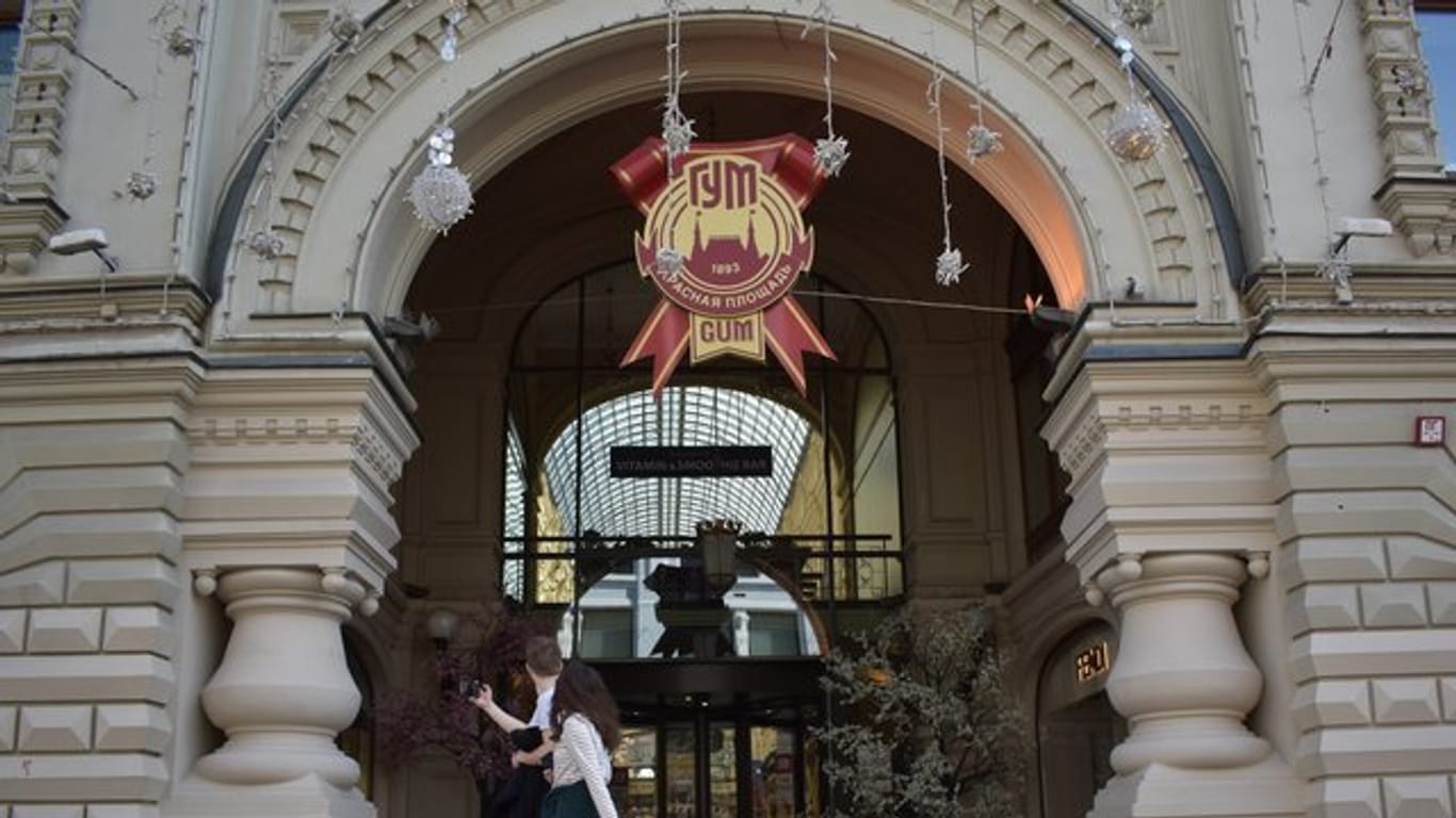 Das Luxuskaufhaus GUM in Moskau ist wegen der Corona-Pandemie geschlossen.