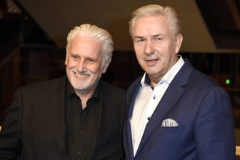 Jörn Kubicki und Klaus Wowereit bei der Schlussveranstaltung der Berlinale 2019.