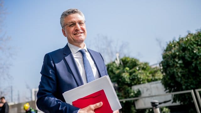 Lothar Wieler ist Präsident des Robert Koch-Instituts und Fan des 1.