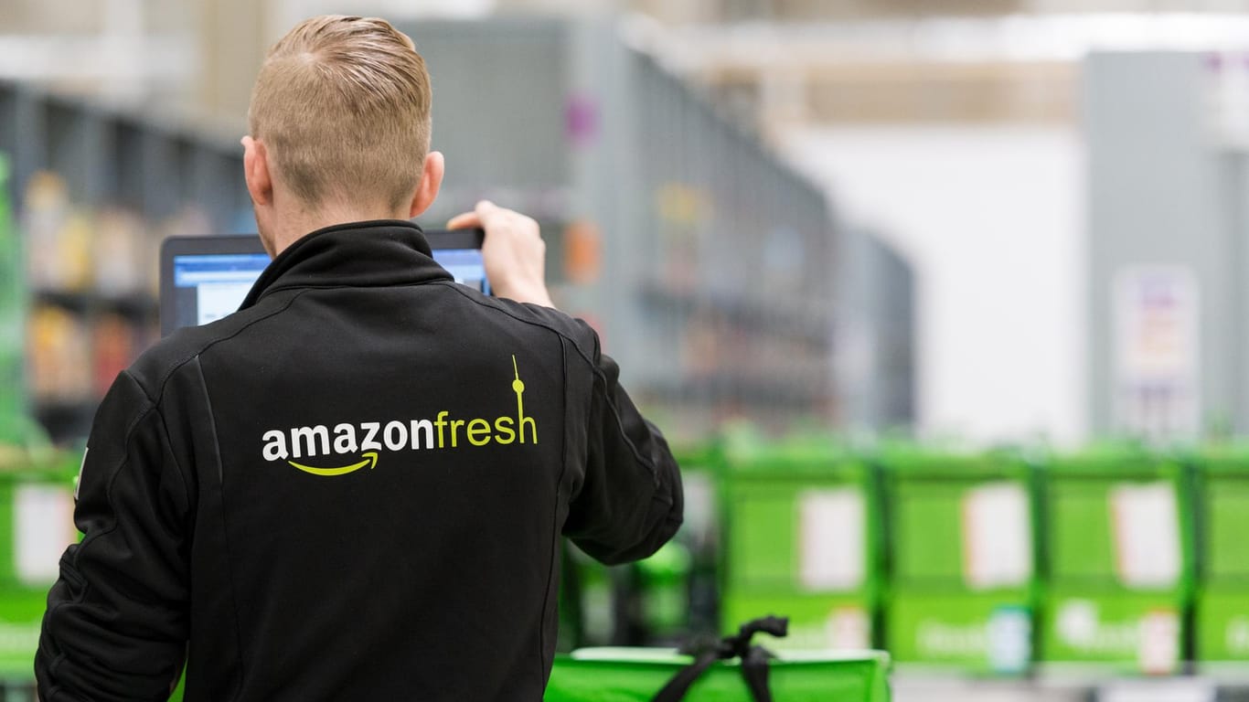 Im Depot von Amazon Fresh: Die Angst vor dem neuartigen Coronavirus beschert den Online-Lieferdiensten ungeahnte Wachstumsraten.