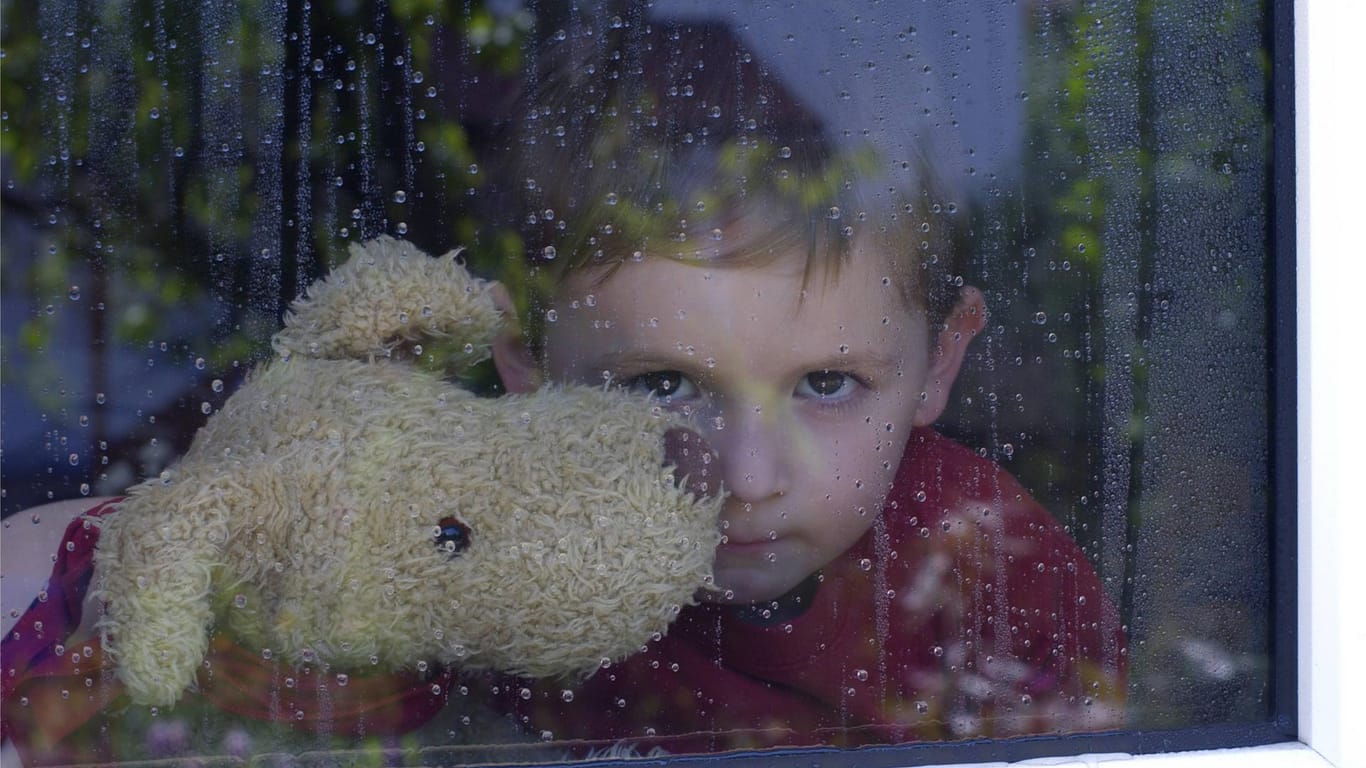 Gewalt an Kindern: Experten befürchten, dass die Schließung der Kitas und Schulen zu mehr Fällen von Kindesmisshandlungen und -missbrauch führen könnte.