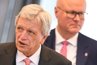 Ministerpräsident Volker Bouffier (l.) und Thomas Schäfer (r.): Der hessische Finanzminister beging offenbar Suizid.