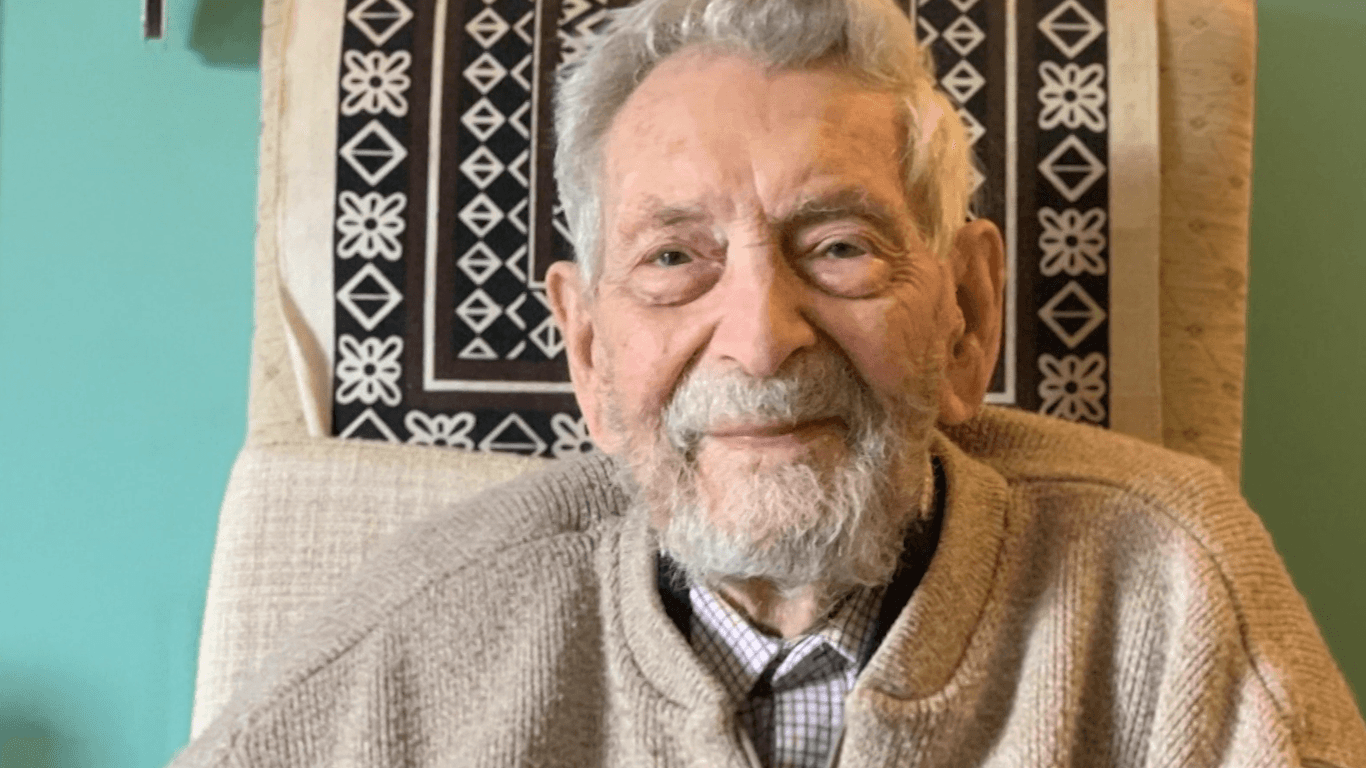 Ältester Mann der Welt feiert 112. Geburtstag alleine