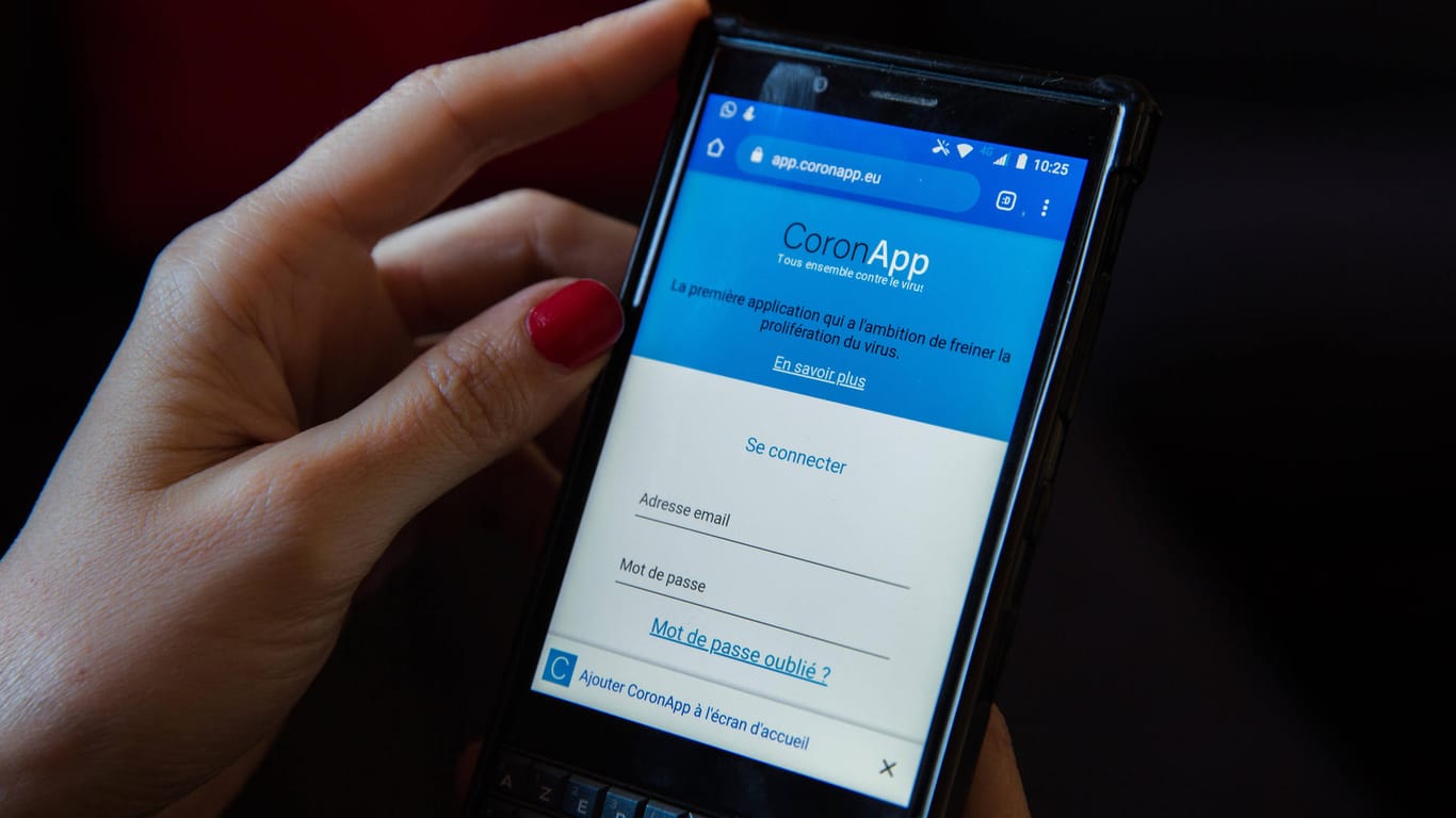 Französische CoronApp: In Frankreich gibt es bereits eine Smartphone-App, die Bürger freiwillig nutzen können.