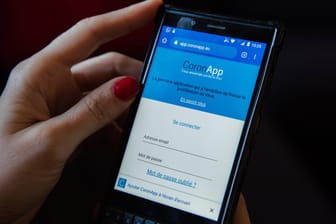 Französische CoronApp: In Frankreich gibt es bereits eine Smartphone-App, die Bürger freiwillig nutzen können.