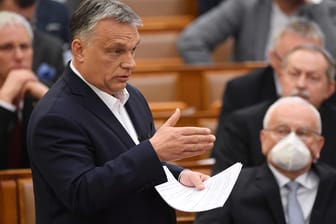 Ungarns Ministerpräsident Viktor Orban: Am 30. März verabschiedete das Parlament mit einer Zweidrittelmehrheit ein Gesetzespaket mit weitreichenden Befugnissen für die Regierung.
