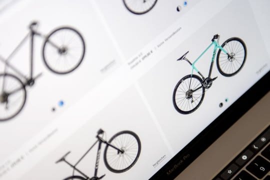 Virtuelle Zweirad-Welt: Nicht nur der klassische Online-Handel punktet in Corona-Zeiten, auch viele stationäre Händler lassen sich viel einfallen, um ihre Kunden weiter zu beliefern.