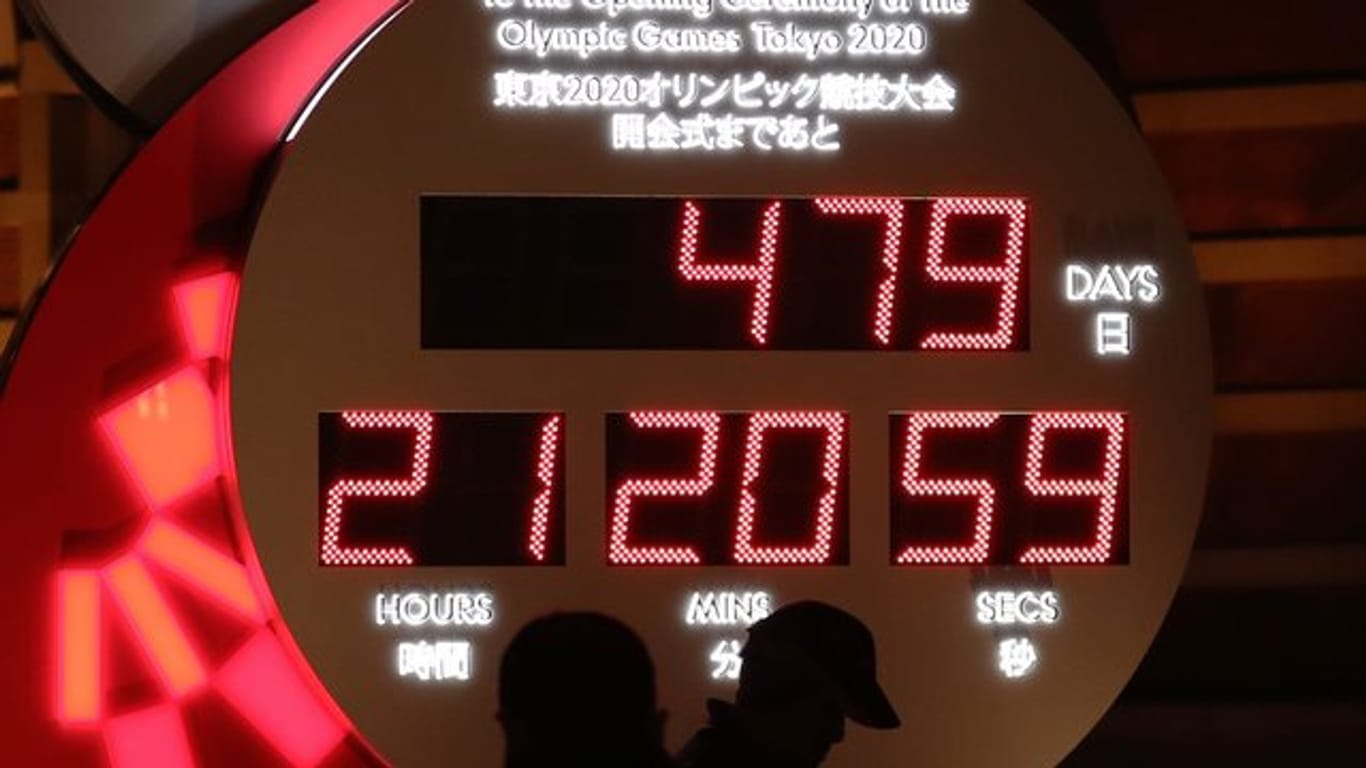 Eine Countdown-Uhr in Tokio zeigt die Anzahl der verbleibenden Tage bis zu den Olympischen Spielen 2021 an.