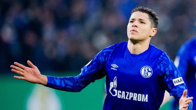 Ist von seinem Verein FC Schalke 04 mit einer empfindlichen Geldstrafe belegt worden: Amine Harit. Ist von seinem Verein FC Schalke 04 mit einer empfindlichen Geldstrafe belegt worden: Amine Harit.
