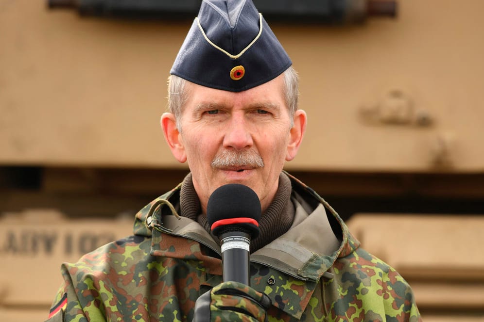 General Martin Schelleis: Der Inspekteur der Streitkräftebasis der Bundeswehr ist der Mann, der die Hilfeleistungen der Bundeswehr in der Corona-Krise koordiniert.