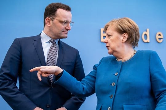 Die Partei von Bundeskanzlerin Angela Merkel und Gesundheitsminister Jens Spahn (beide CDU) gewinnt an Zustimmung.