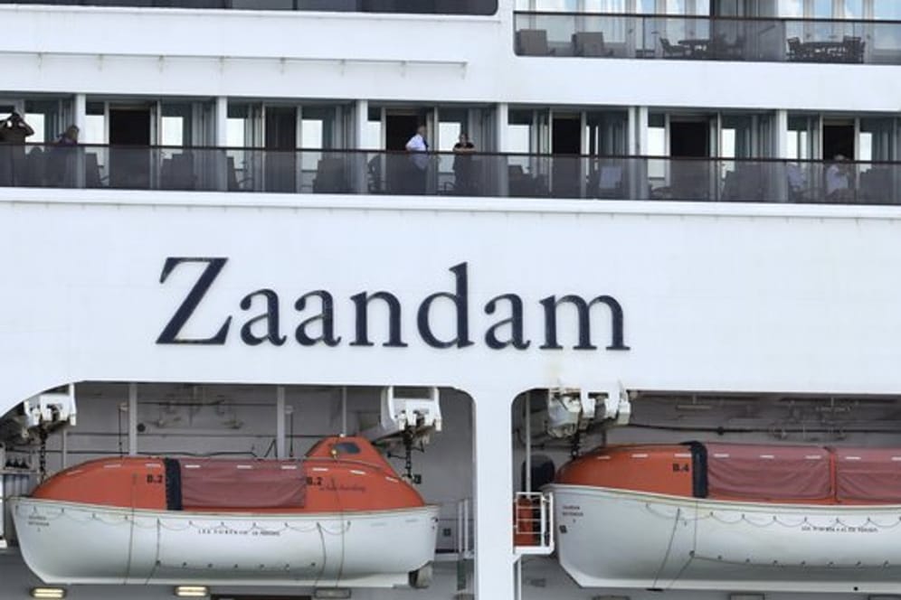 Das Kreuzfahrtschiff "Zaandam" mit Corona-Infizierten ist weiterhin auf der Suche nach einem Hafen.