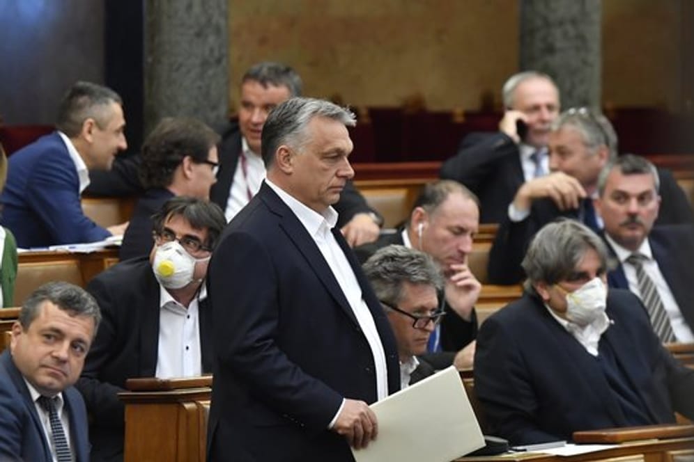 Weg in die Autokratie? Viktor Orban hat sich vom Parlament mit umfassenden Sondervollmachten ausstatten lassen.