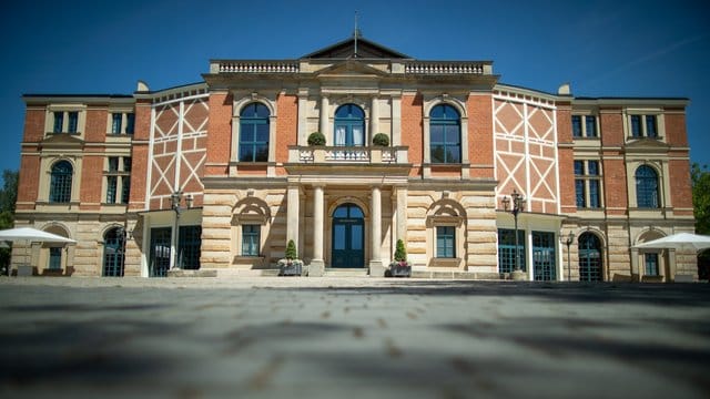 Das Richard-Wagner-Festspielhaus in Bayreuth bleibt in diesem Sommer verwaist. Das Richard-Wagner-Festspielhaus in Bayreuth bleibt in diesem Sommer verwaist.